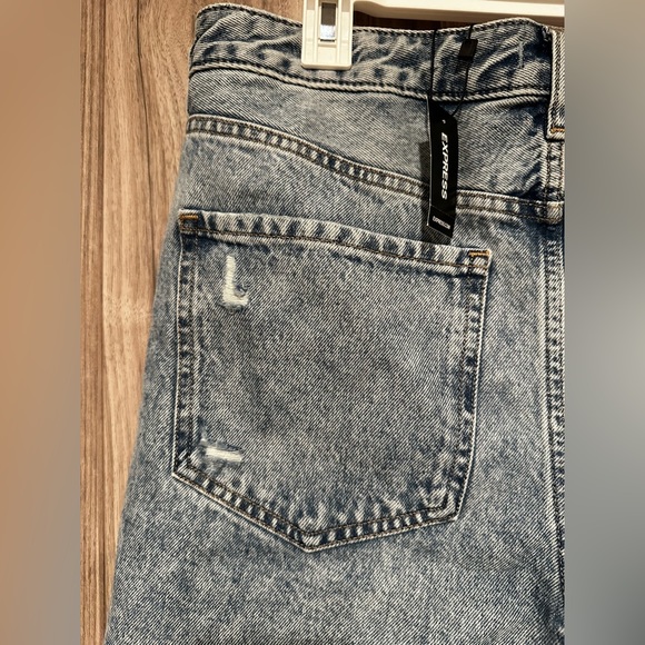 NWT Mid Rise Covered Button Fly Boyfriend Jean Shorts - Picture 4 of 4